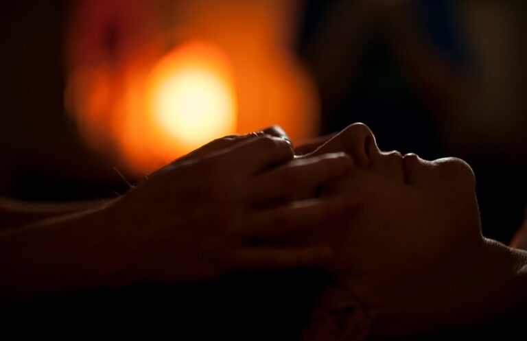 Massage Kobido — visage et crâne
